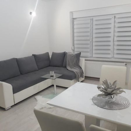 Apartman Kristina - Self Check In & Check Out Otocac Exterior photo