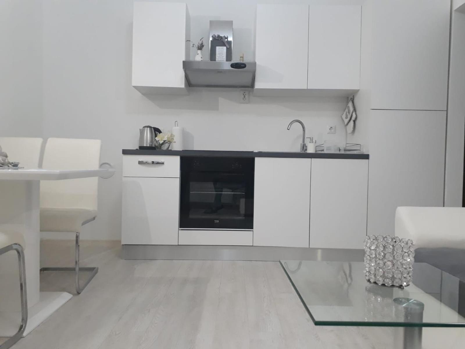 Apartman Kristina - Self Check In & Check Out Otocac Exterior photo